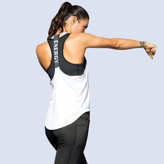 Woman in Smoes Wellness summer activewear